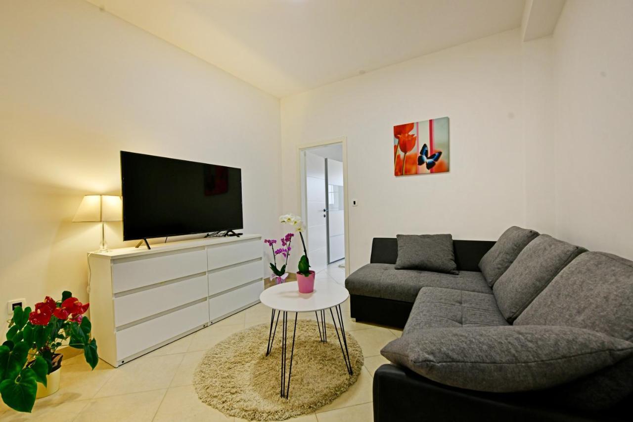 Residence Poreč Buitenkant foto